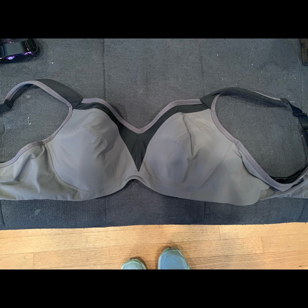 Torrid underwire sports bra